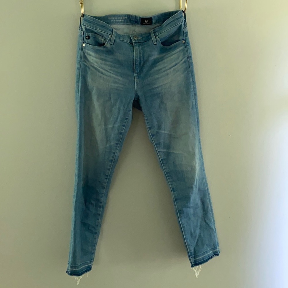 AG mid rise Stevie Capri jeans